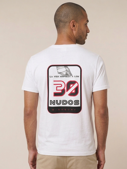 A LOS 30 NUDOS