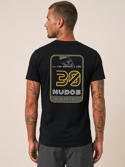 A LOS 30 NUDOS